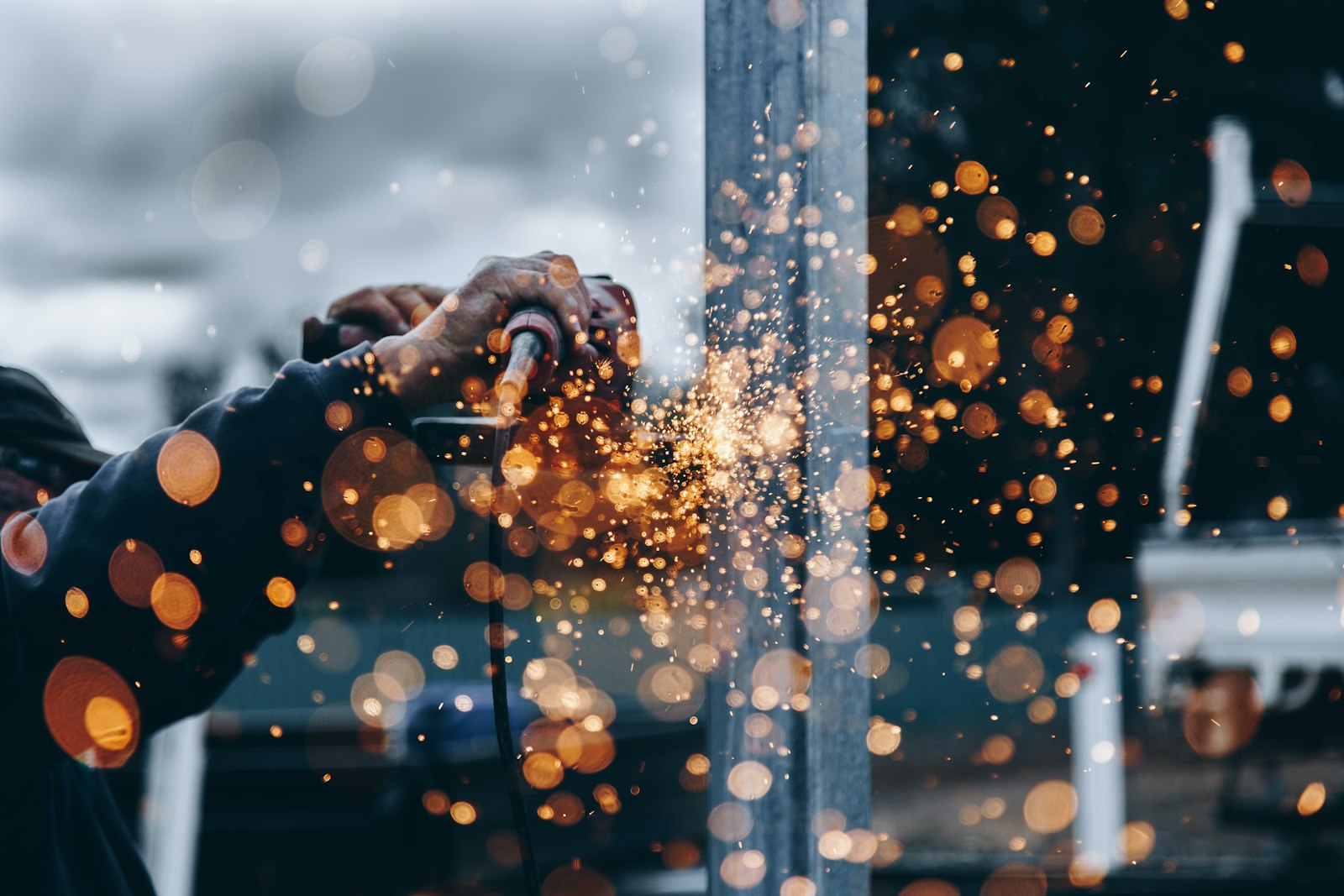 What Is Buyer Intent Data in Manufacturing? A Practical Guide for Industrial Sales Teams